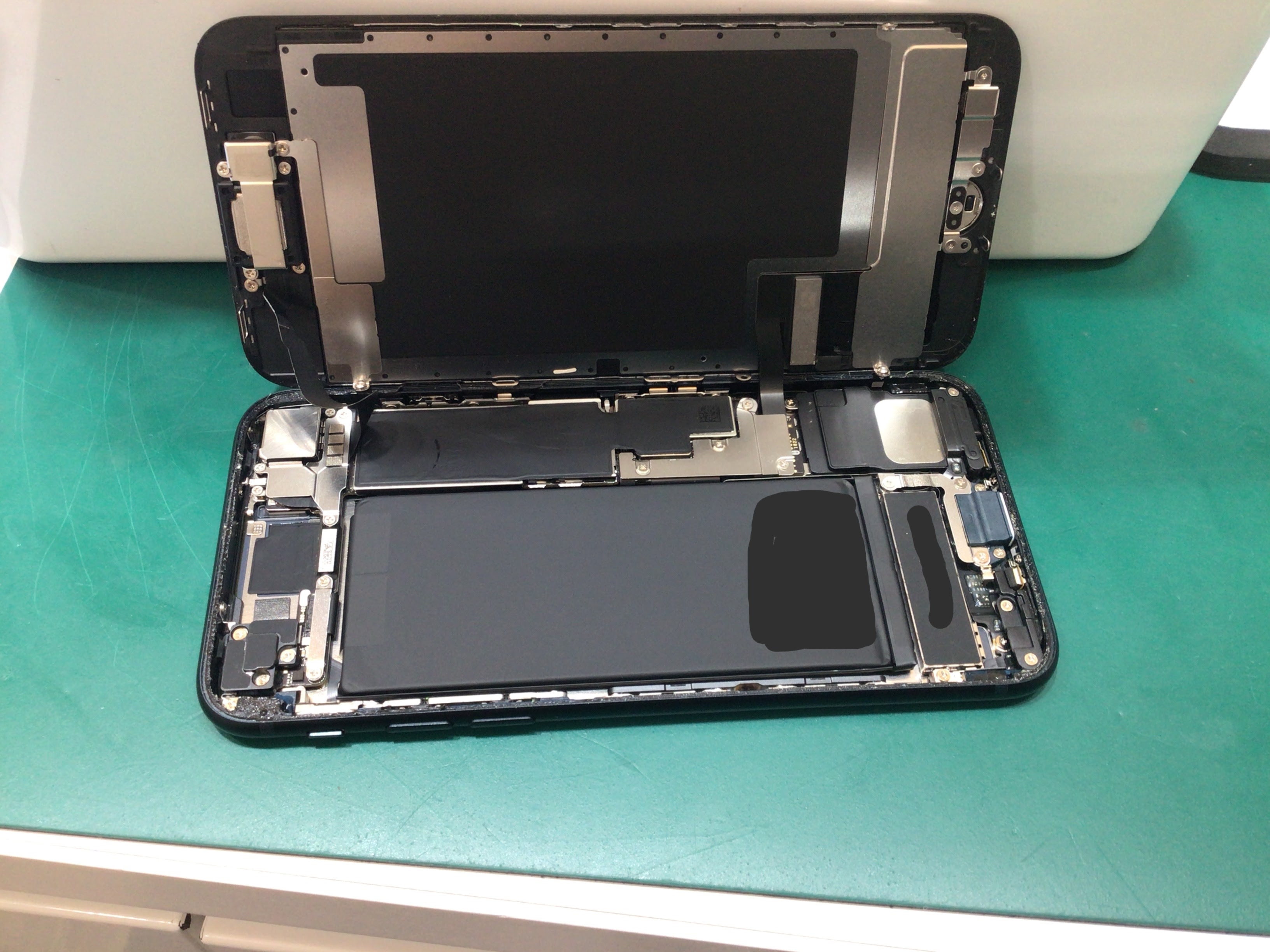 【イーアス高尾】iPhoneSE3　のバッテリー交換（データそのまま！）｜電池がすぐ減る症状を最短60分で改善